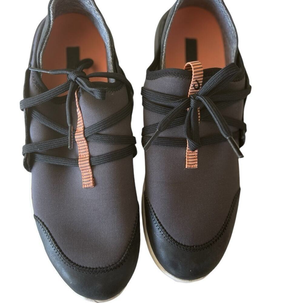 Olukai women’s size 8.5, maki 20366-PV40 leather, lace up shoe
